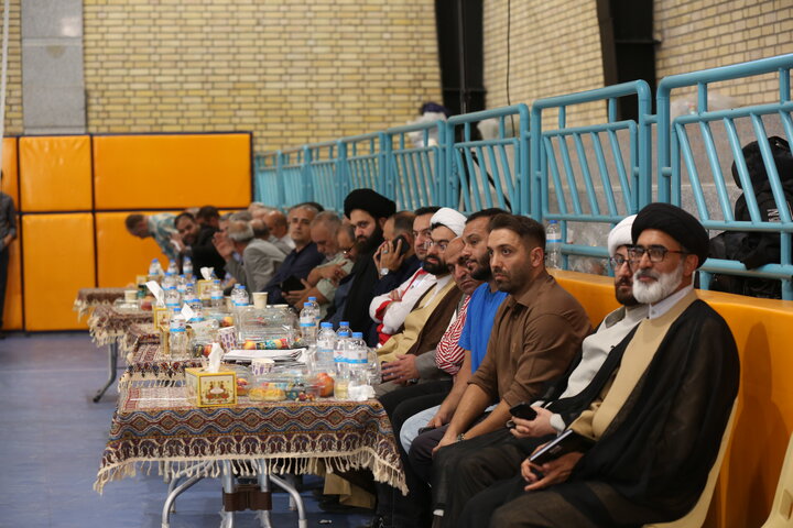همدان قهرمان نخستین مسابقات کشوری المپیاد ایران قهرمان در رشته فوتسال پسران به میزبانی استان سمنان شد  🥈 کاپ نائب قهرمانی بر دستان کردستانی‌ها  🥉 تیم آذربایجان شرقی مقام سوم را کسب کرد  🏅 خوزستانی‌