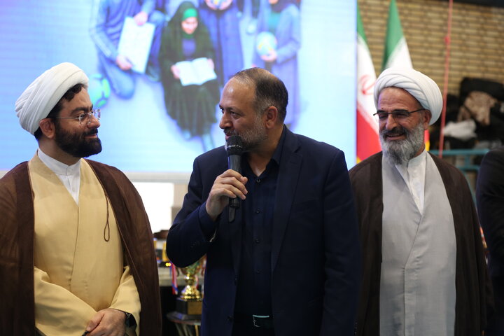 نخستین دوره مسابقات کشوری المپیاد «ایران قهرمان» در رشته فوتسال پسران، تحت حمایت کمیته امداد امام خمینی (ره)، با میزبانی استان سمنان