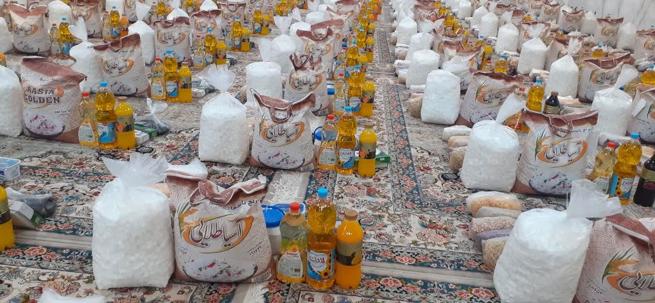 توزیع کیسه برنج و سبد معیشتی بین نیازمندان کاشمر