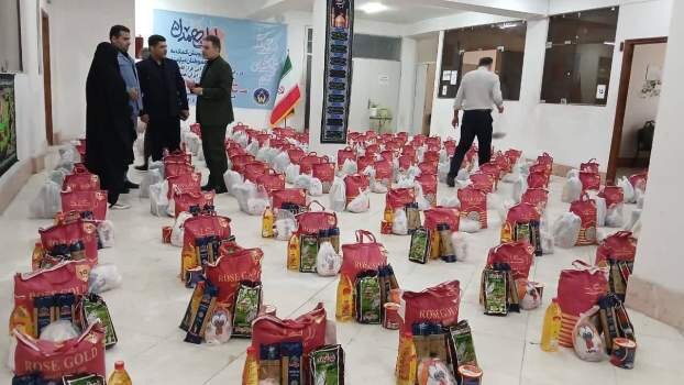 تقدیم ۱۲۰ بسته معیشتی به خانوارهای مورد حمایت دارای فرزندان ایتام و محسنین