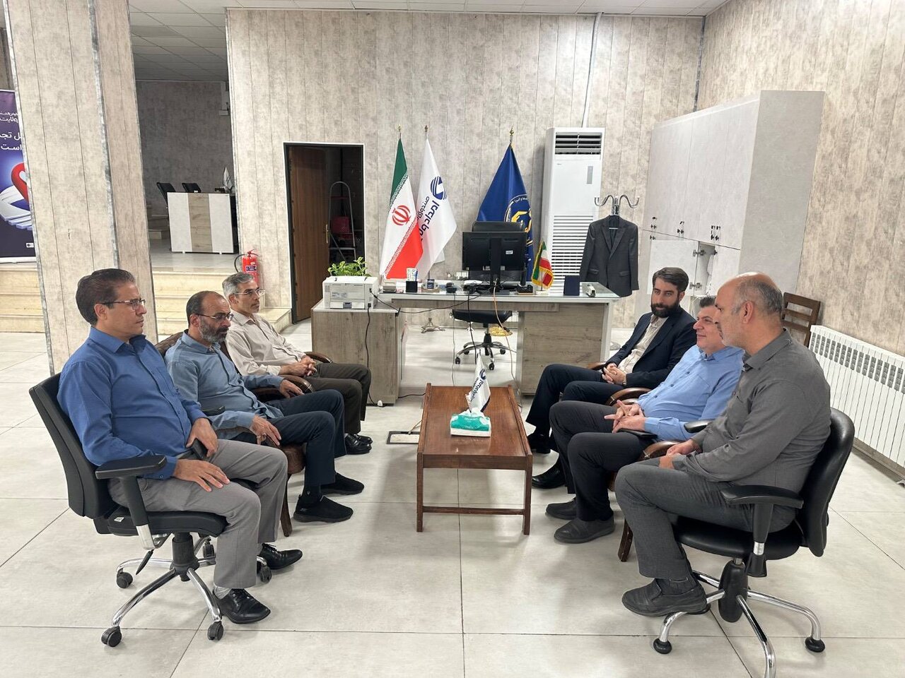 بازدید مدیرکل کمیته امداد استان تهران از شعبه شهید لاجوردی صندوق امداد ولایت