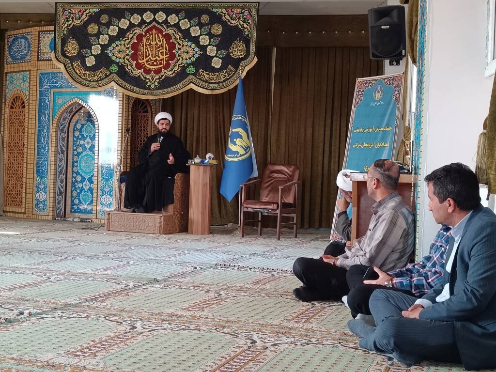 برگزاری نشست بصیرتی و تبیینی برای امدادگران کمیته امداد آذربایجان شرقی