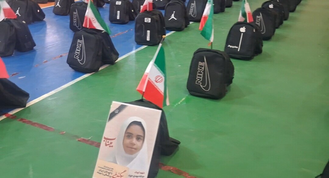 مدیرکل امور اجتماعی استانداری ایلام: تخصیص هدفمند اعتبارات مسئولیت‌های اجتماعی صنایع، کلید رفع محرومیت در ایلام است/ توزیع ۱۱ هزار بسته لوازم‌التحری