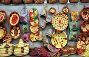 سبدهایی که با دست بافته می‌شوند؛ روایت کارآفرینی مرد مشهدی با حمایت کمیته امداد
