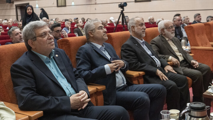 همایش تجلیل از سالمندان