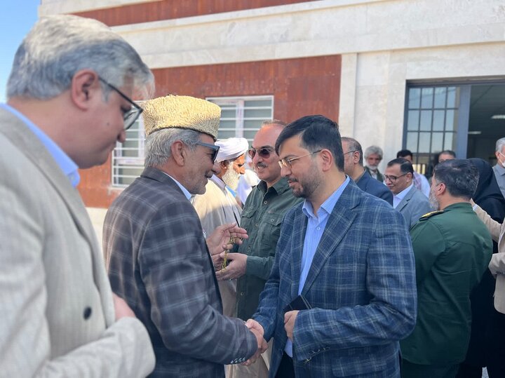 ساختمان اداری