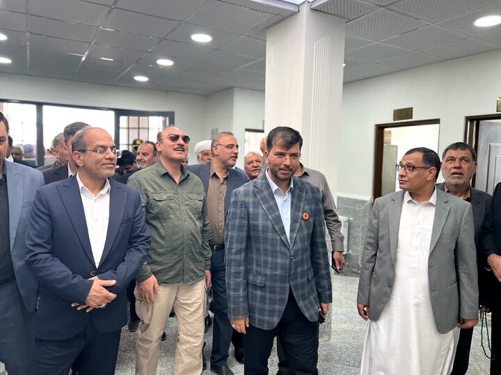 ساختمان اداری