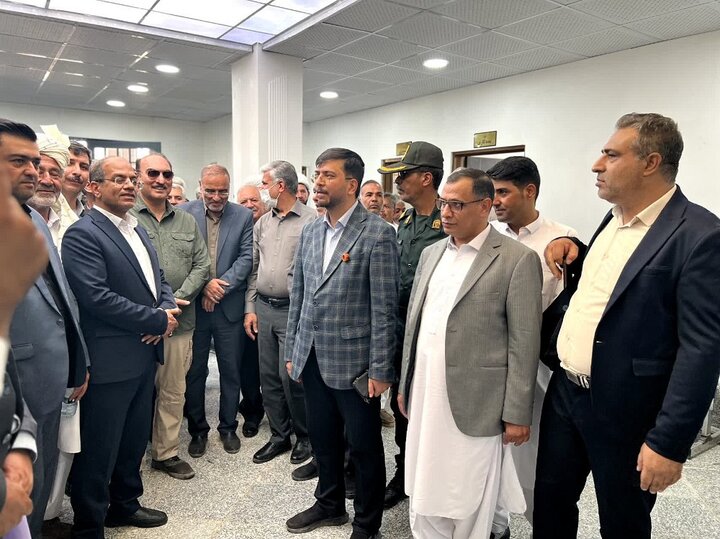 ساختمان اداری