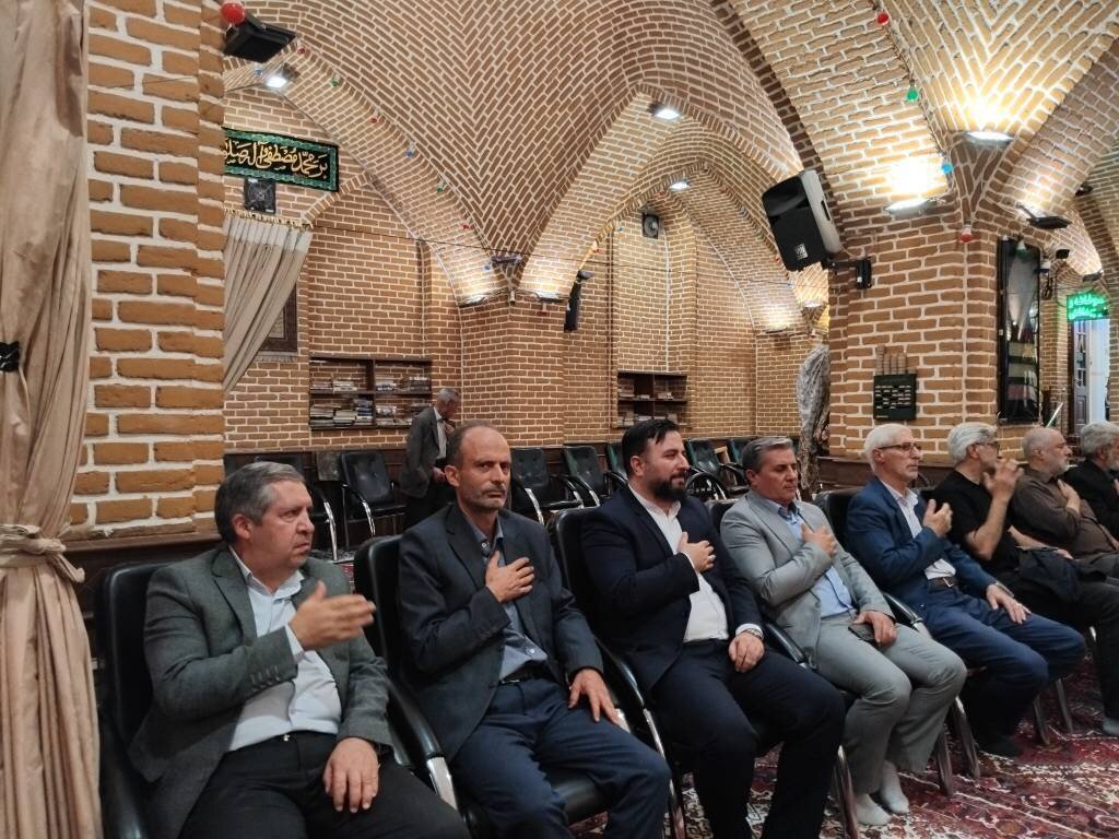 حضور امدادگران آذربایجان‌شرقی در مراسم بزرگداشت آیت‌الله شبیری زنجانی