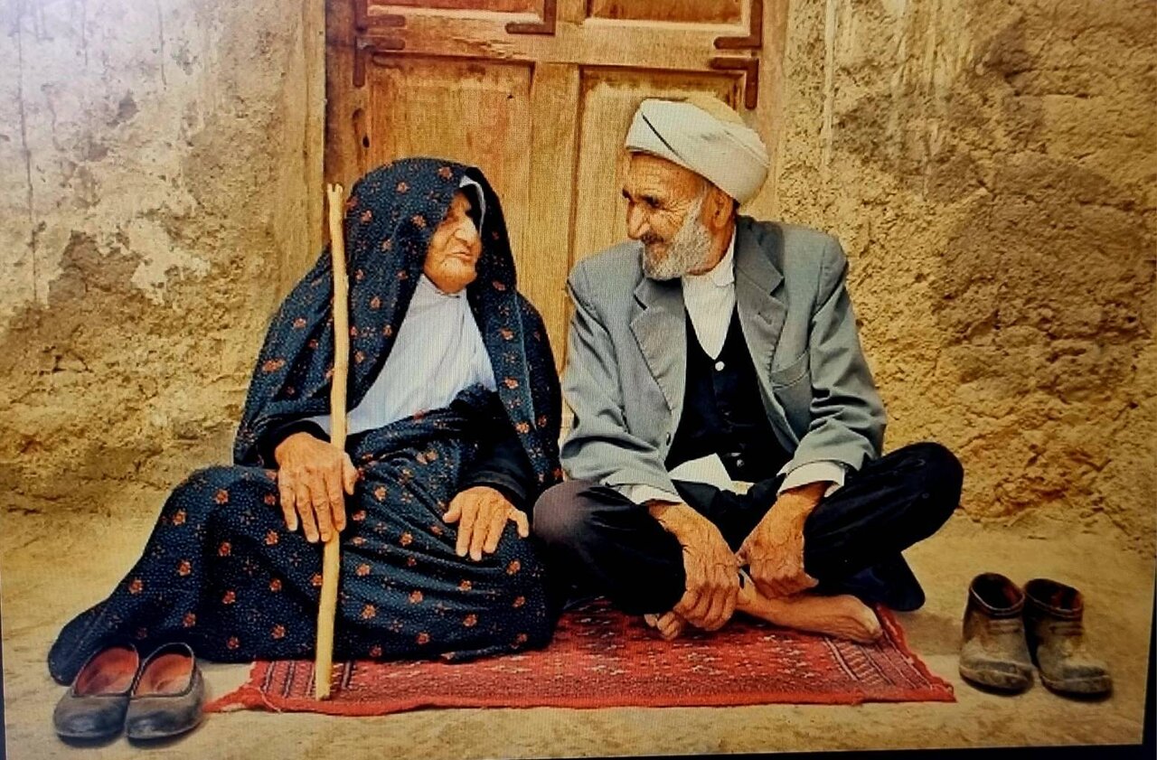 اعزام مددجویان سالمند کمیته امداد خراسان شمالی به اردوهای درون استانی و بیرون استانی به‌مناسبت هفته سالمند