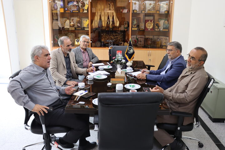 گره‌گشایی از مسائل مددجویان