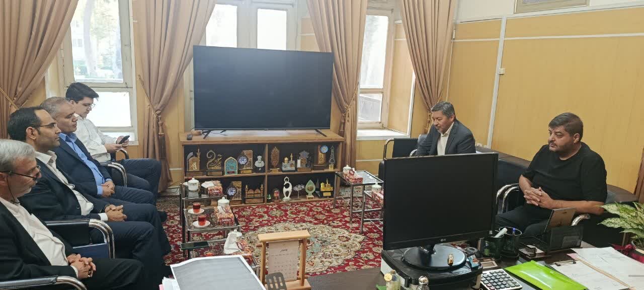 تأکید بر استفاده از ظرفیت زائرین و مجاورین برای حمایت از خانواده‌های تحت پوشش