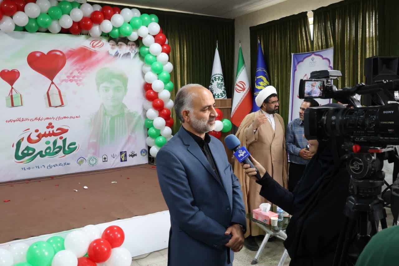 زنگ عاطفه‌ها در ۹۹۵ مدرسه زنجان نواخته شد