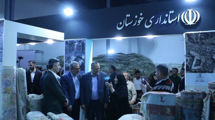 بازدید قائم‌مقام کمیته امداد از ظرفیت‌های اشتغال‌زایی و توانمندسازی بنیاد حیات در نمایشگاه روستایی و عشایری