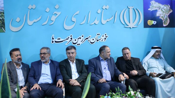 بازدید قائم‌مقام کمیته امداد از ظرفیت‌های اشتغال‌زایی و توانمندسازی بنیاد حیات در نمایشگاه روستایی و عشایری