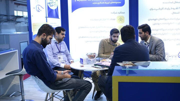بازدید قائم‌مقام کمیته امداد از ظرفیت‌های اشتغال‌زایی و توانمندسازی بنیاد حیات در نمایشگاه روستایی و عشایری