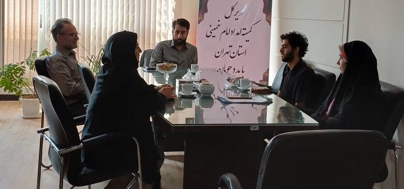 دیدار مدیرکل کمیته امداد استان تهران با دو دانشجو از نخبگان کنکوری ملارد