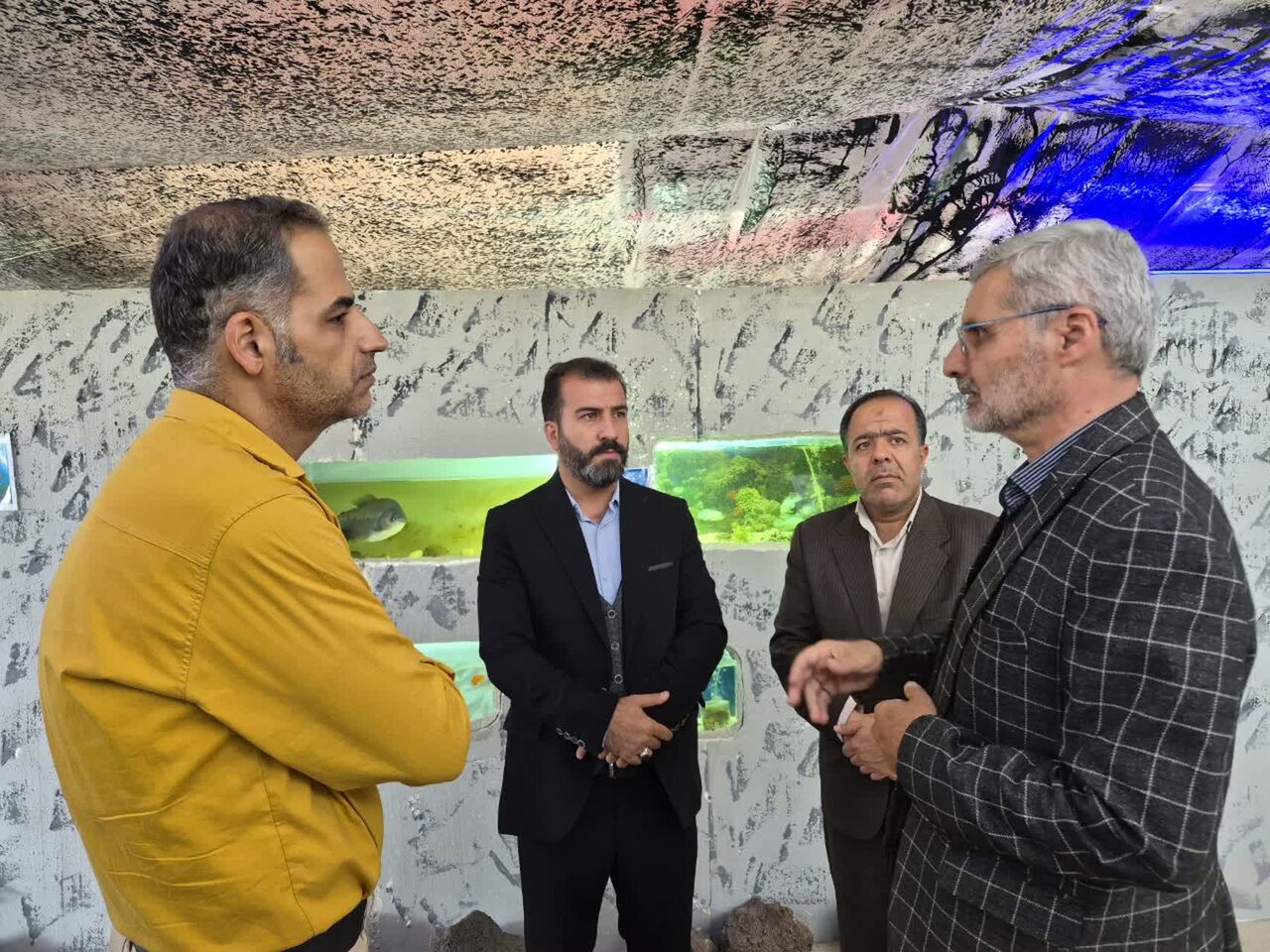 رویکرد نوین اشتغال‌زایی در کمیته امداد استان مرکزی؛ ورود مددجویان به صنعت پرورش ماهیان زینتی