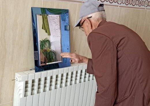 خدمات جهادی بینایی‌سنجی در شهرستان فاروج؛ ۴۱۳ نفر عینک رایگان دریافت کردند