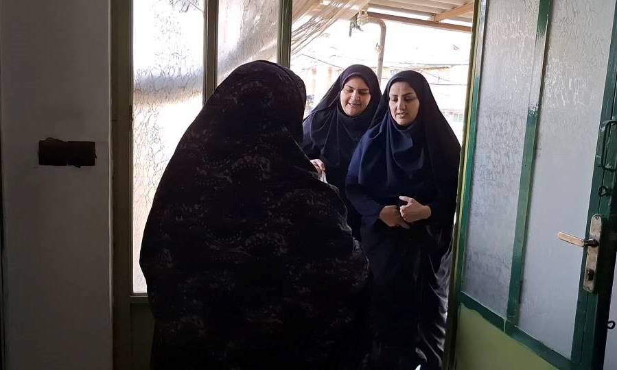 ذبح و قربانی 4 راس گوسفند و توزیع بسته های معیشتی بین مددجویان سیل‌زده مینودشت